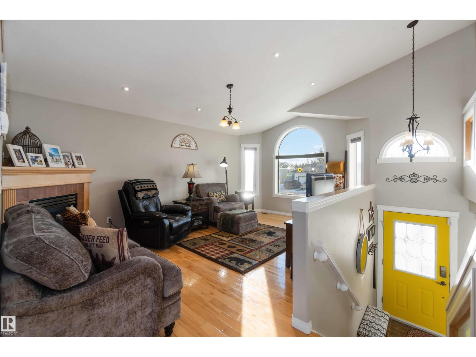 5133 54 AV - Photo 5 of 60, Redwater, Alberta