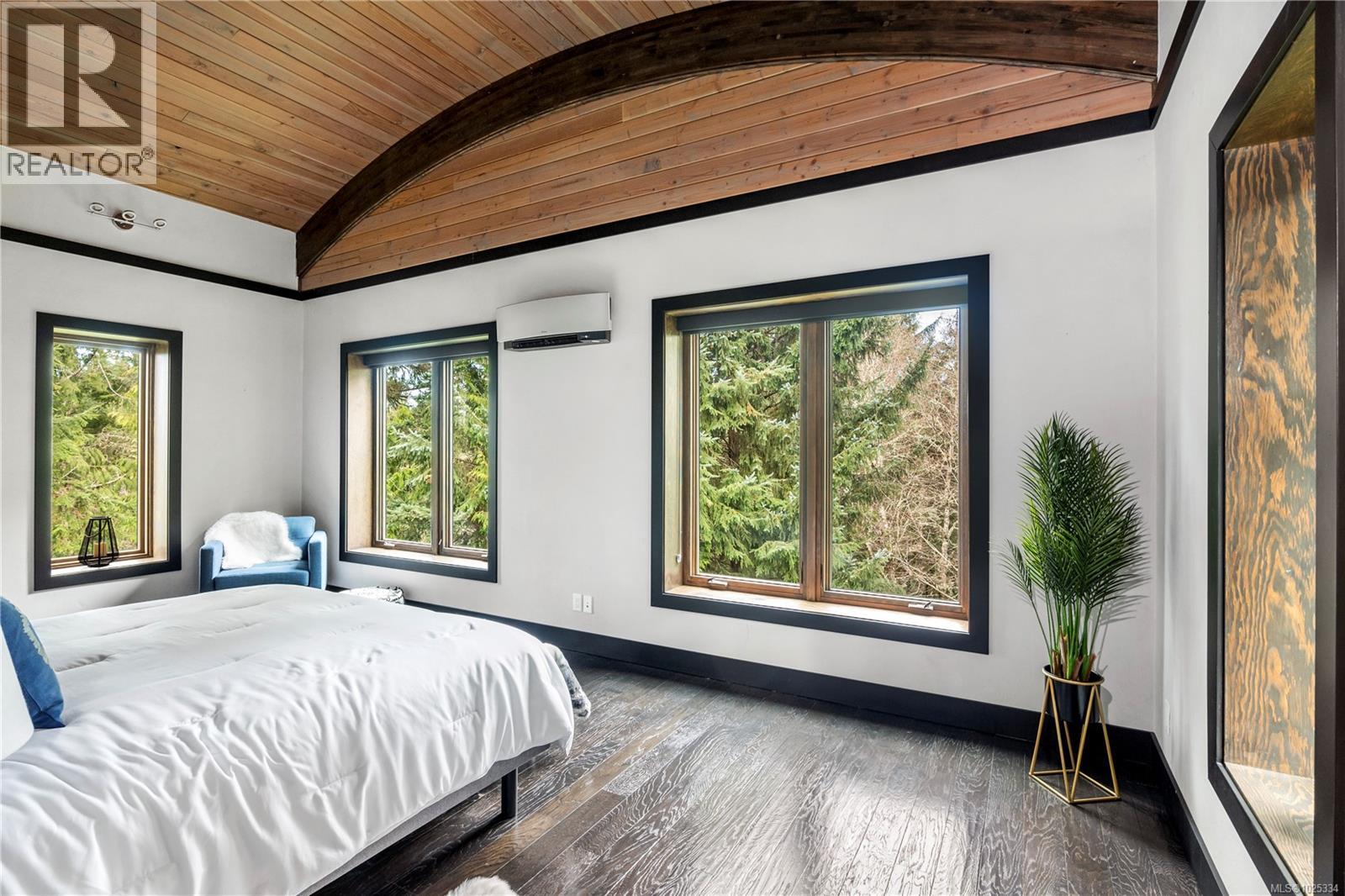 7405 Thornton Hts, Sooke