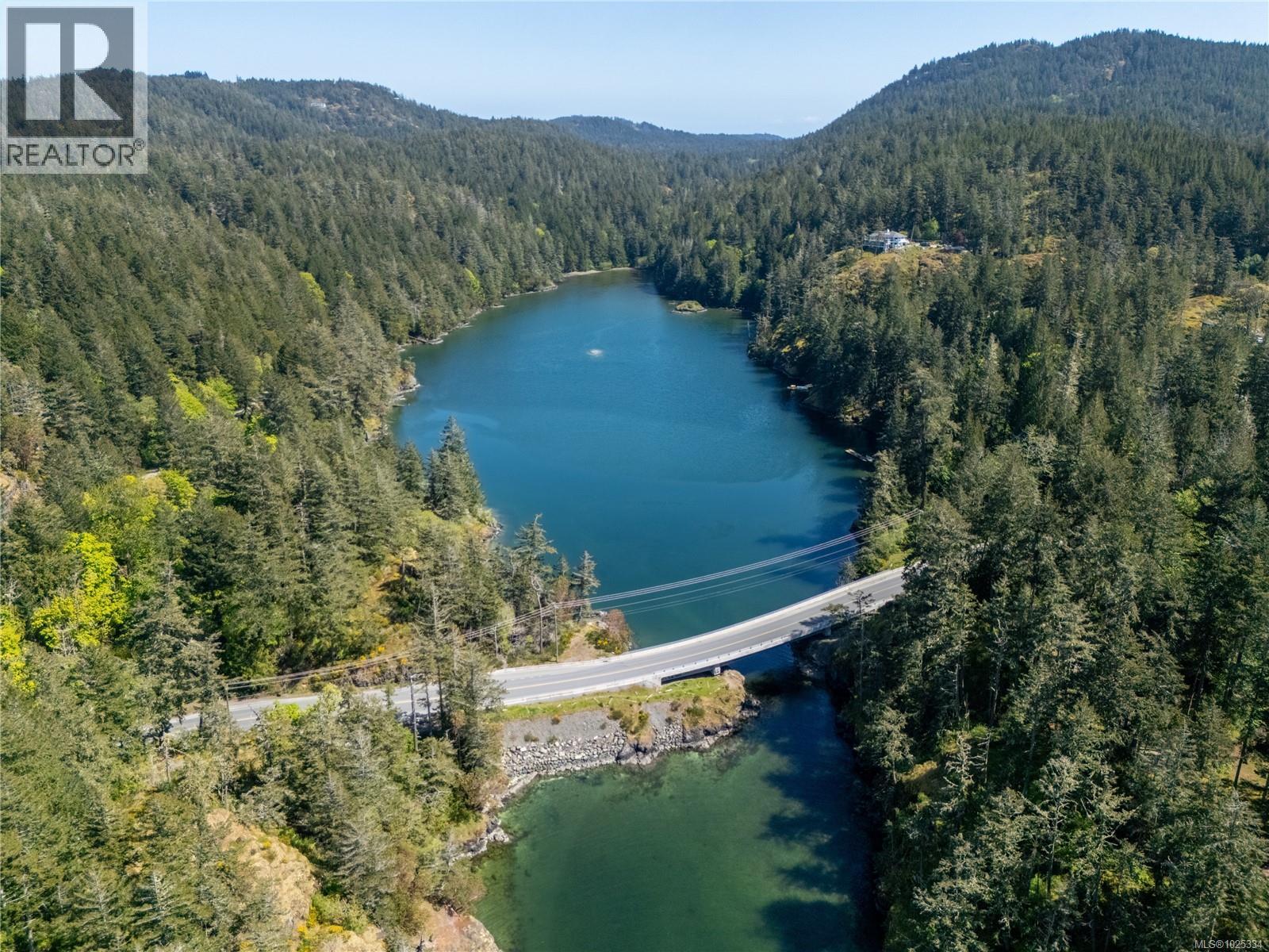 7405 Thornton Hts, Sooke