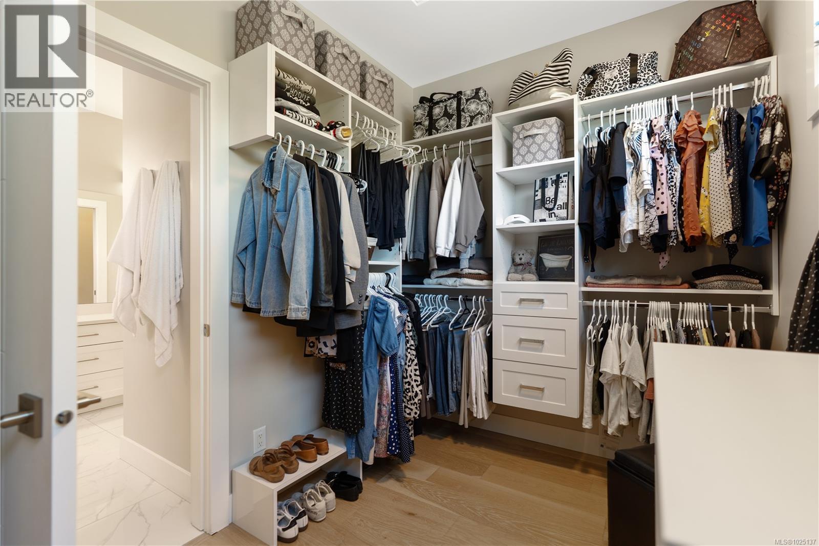 922 Greystone Pl, Langford