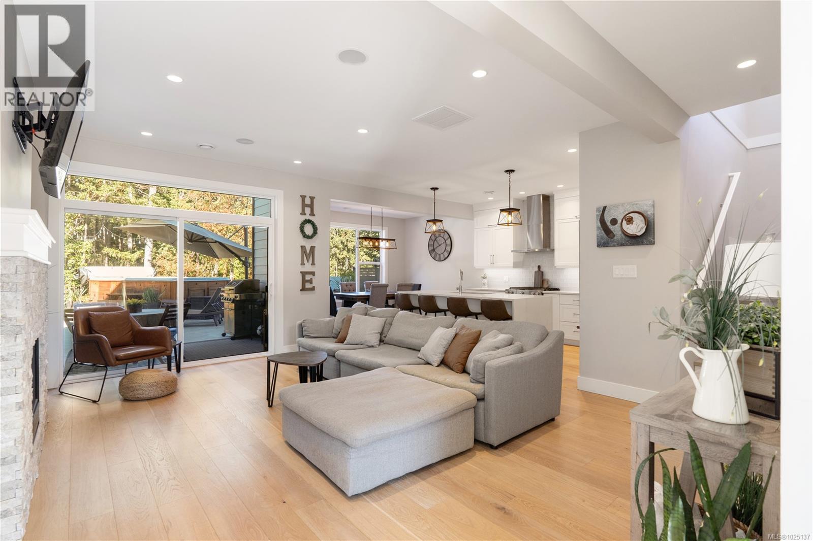 922 Greystone Pl, Langford