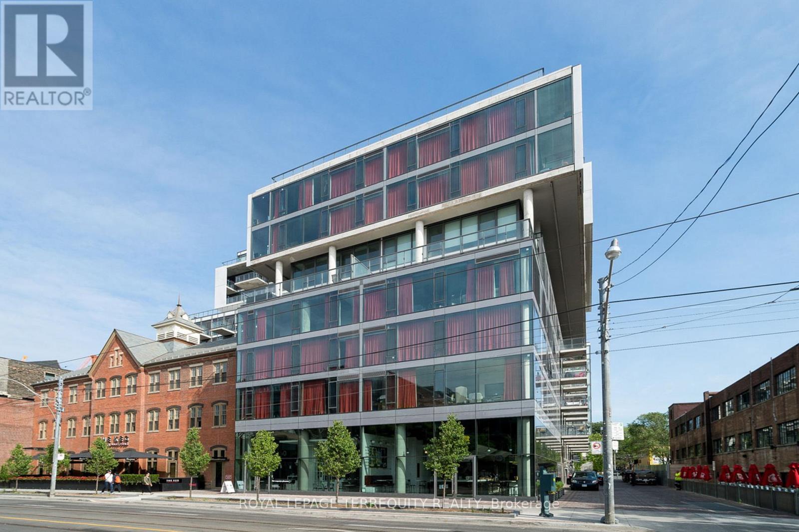#523 560 KING STREET W - 1