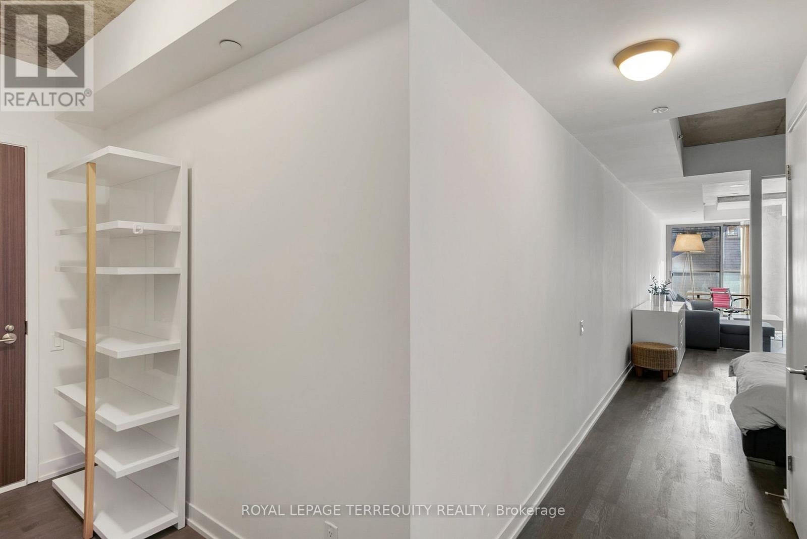 #523 560 KING STREET W - 18