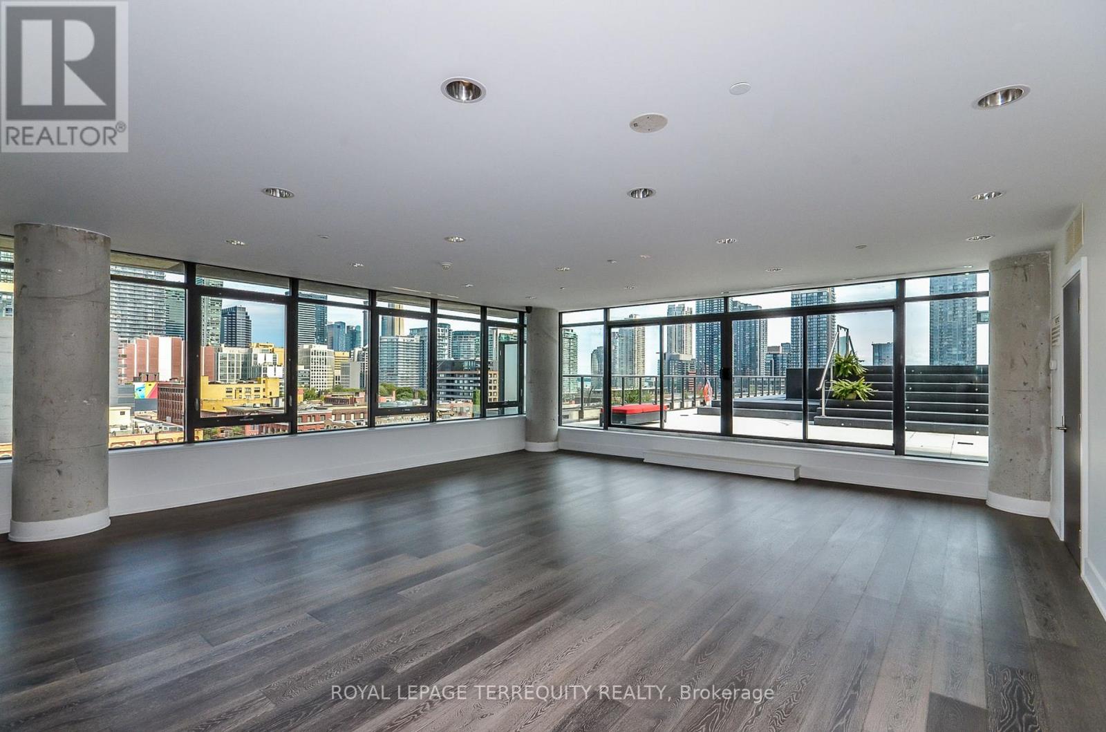 #523 560 KING STREET W - 29