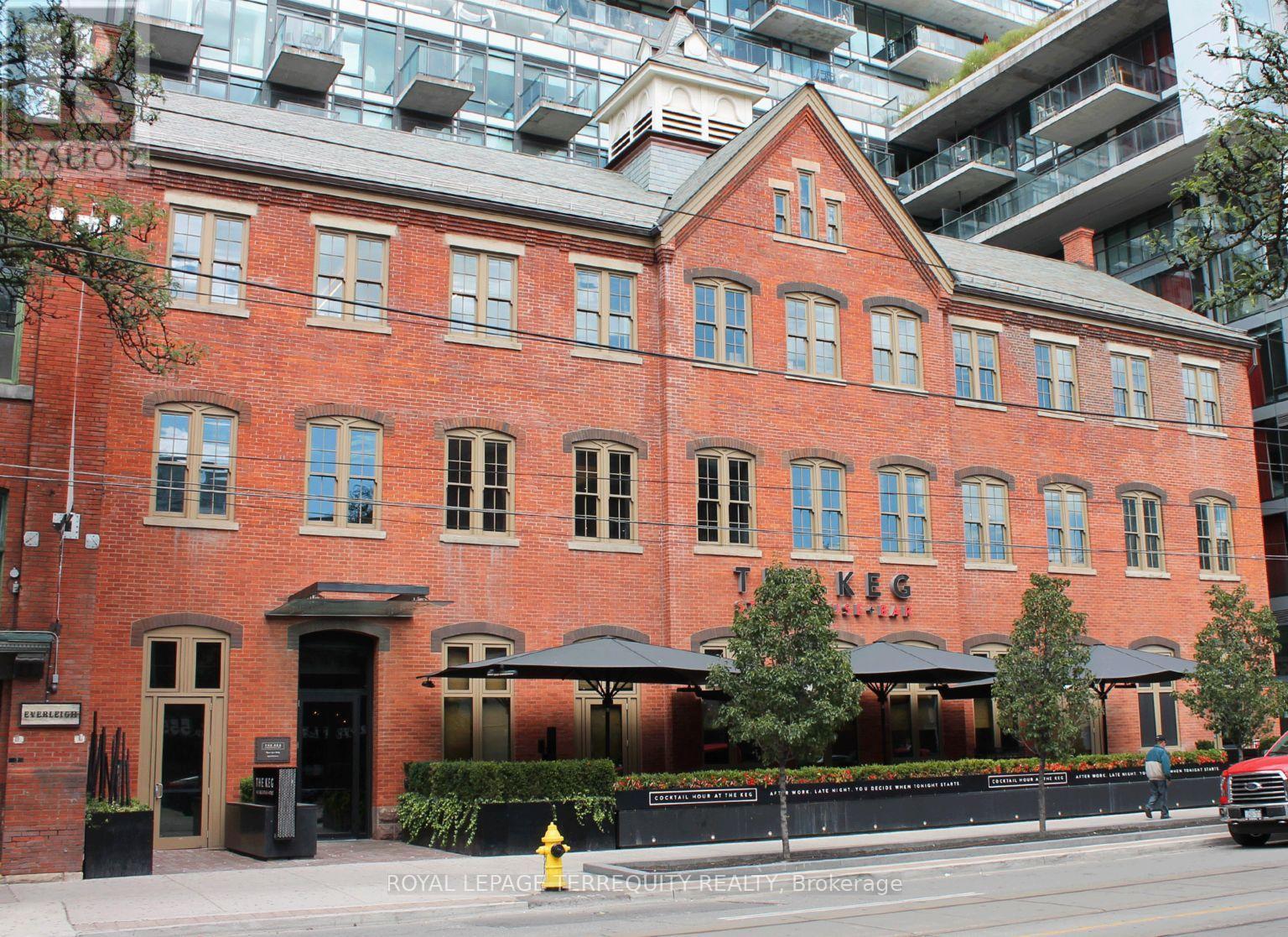#523 560 KING STREET W - 36