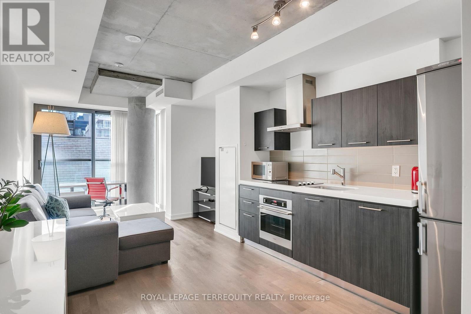 #523 560 KING STREET W - 8