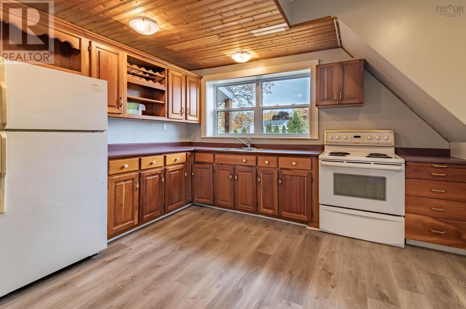 Property 7 of 42 of 199 Main Street