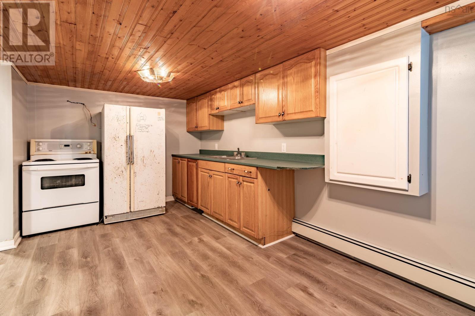 Property 35 of 42 of 199 Main Street