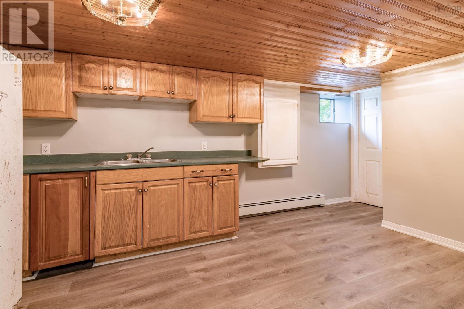 Property 34 of 42 of 199 Main Street