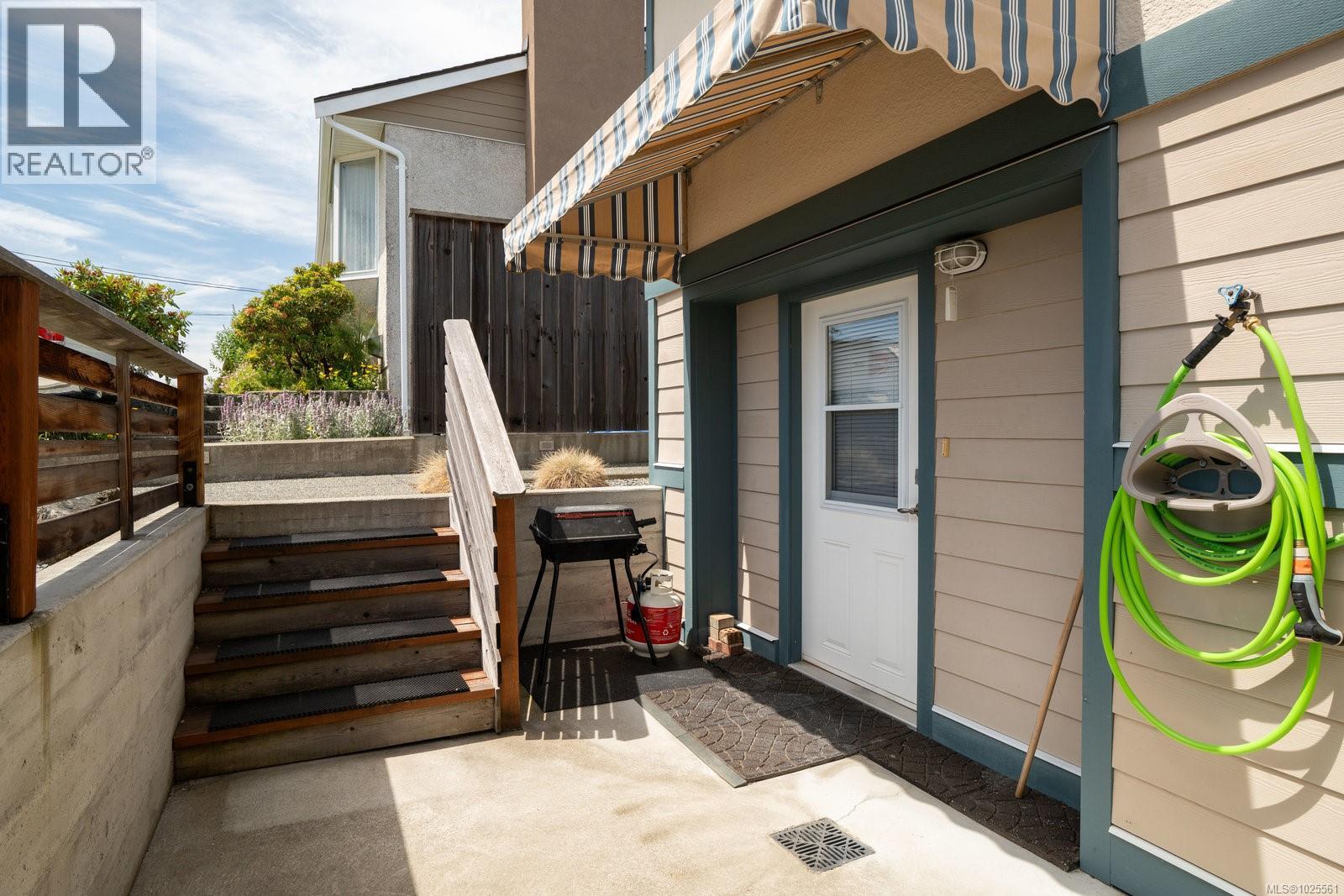  582 Baxter Avenue, Saanich