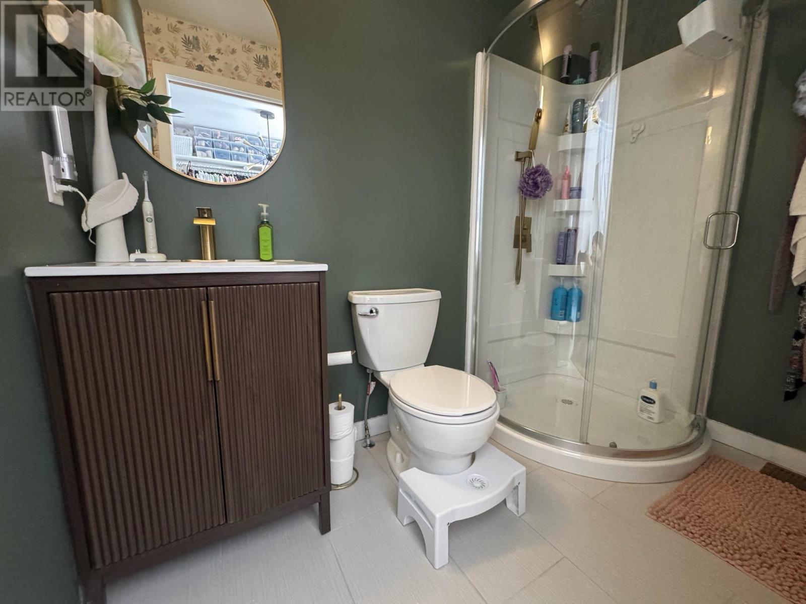 Single Family House Bungalow for Sale in   Highway Glendale 