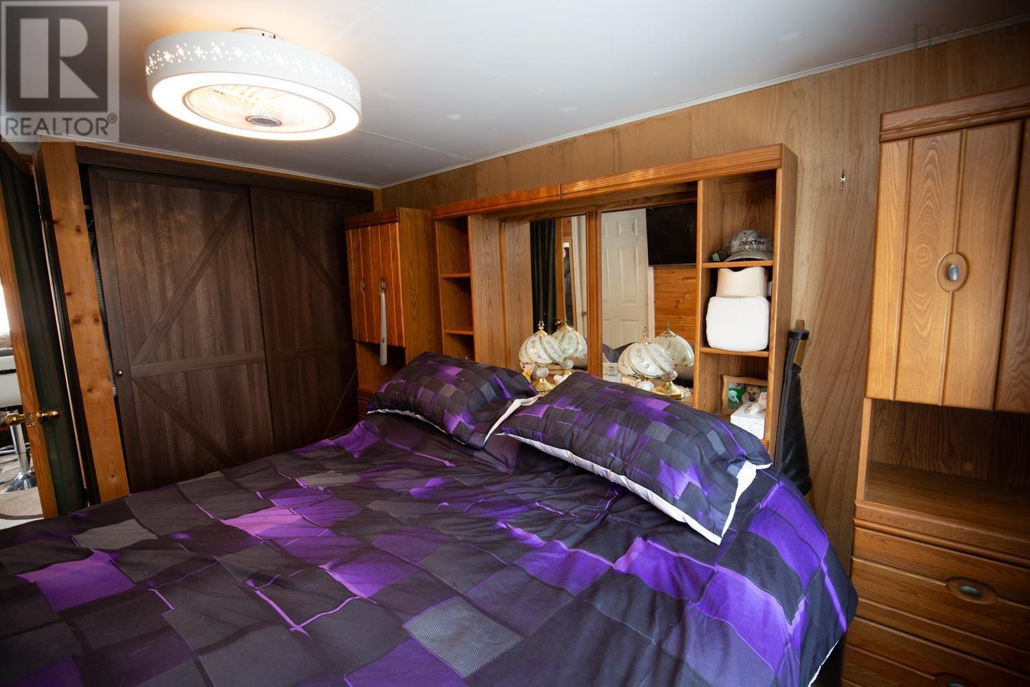 Property 11 of 16 of 402 SMITH POINT Road