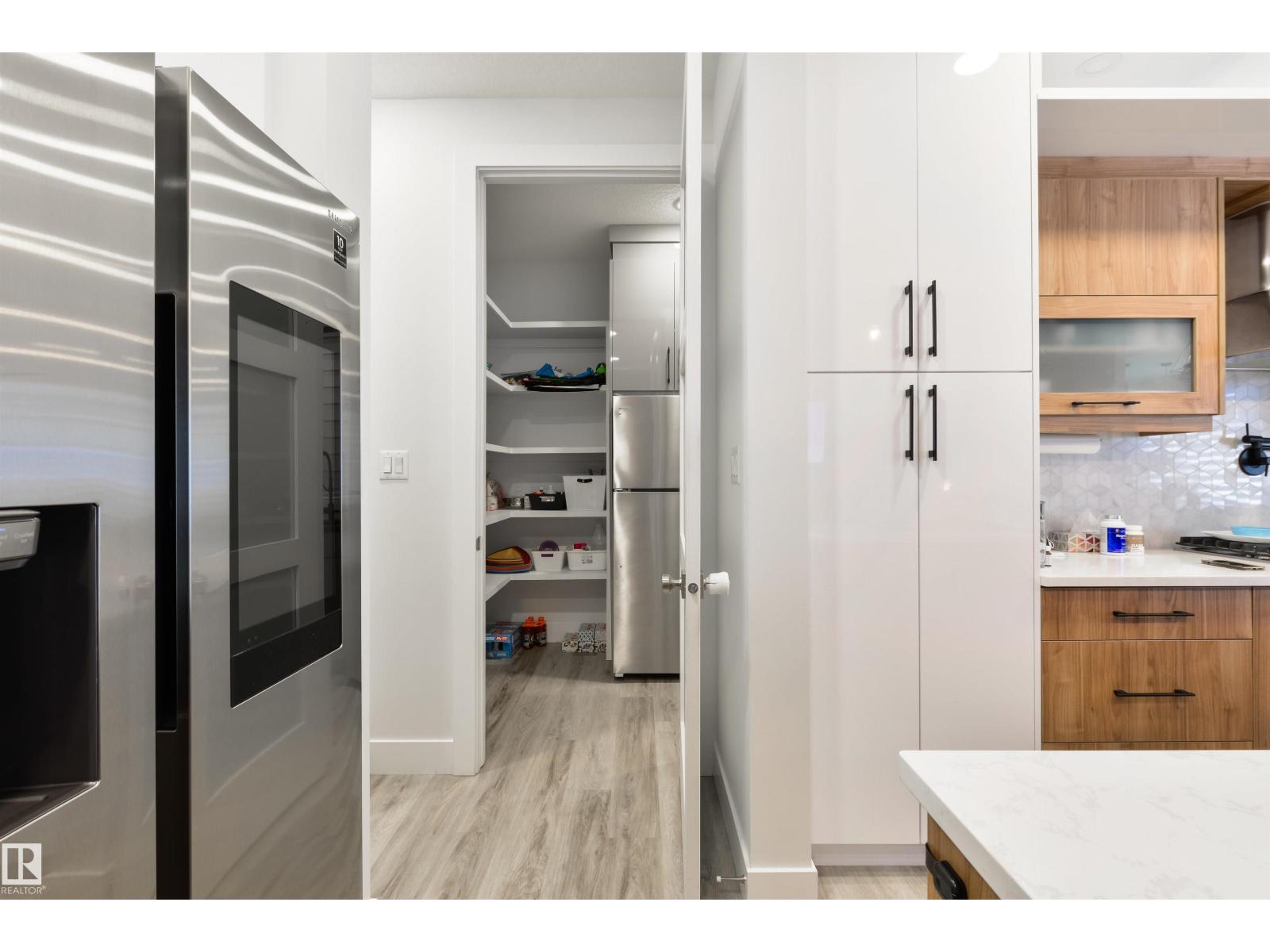 219 37 ST SW, Edmonton