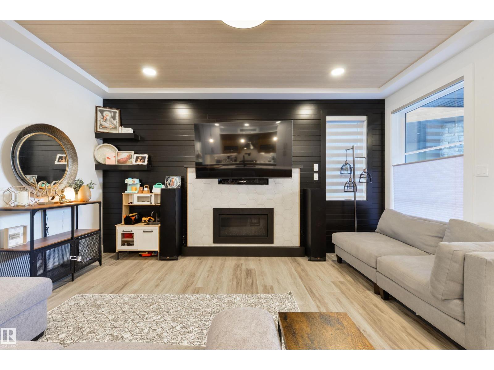 219 37 ST SW, Edmonton