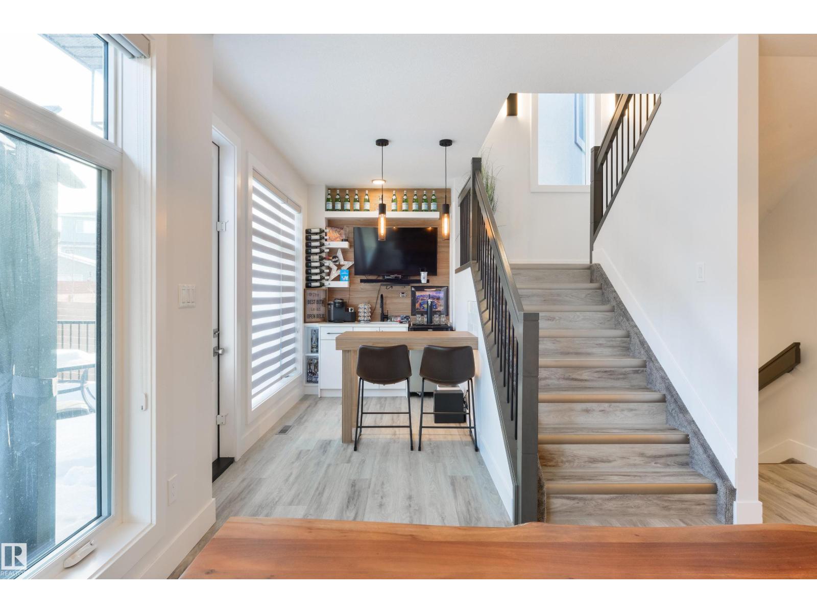 219 37 ST SW, Edmonton