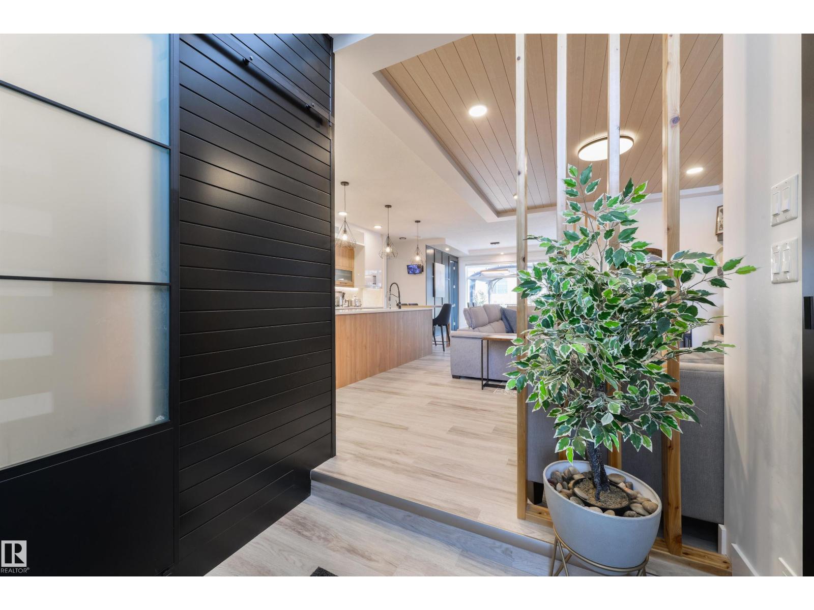 219 37 ST SW, Edmonton