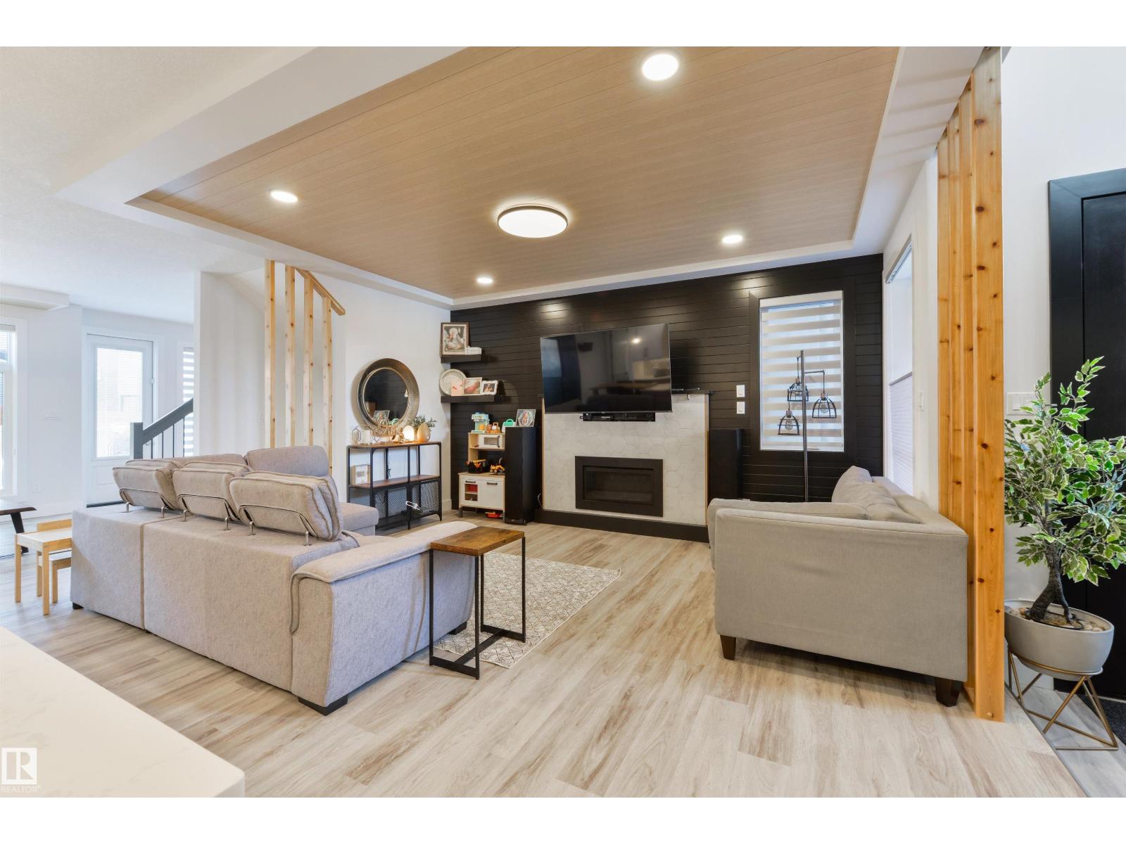 219 37 ST SW, Edmonton