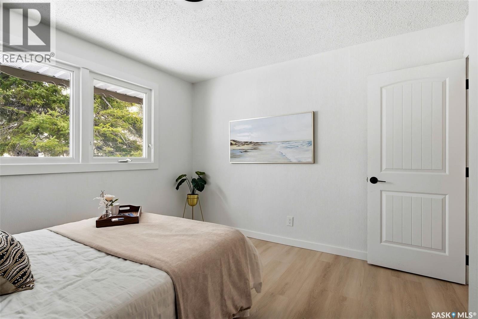 Single Family House Bungalow for Sale in  st AVENUE Regina 