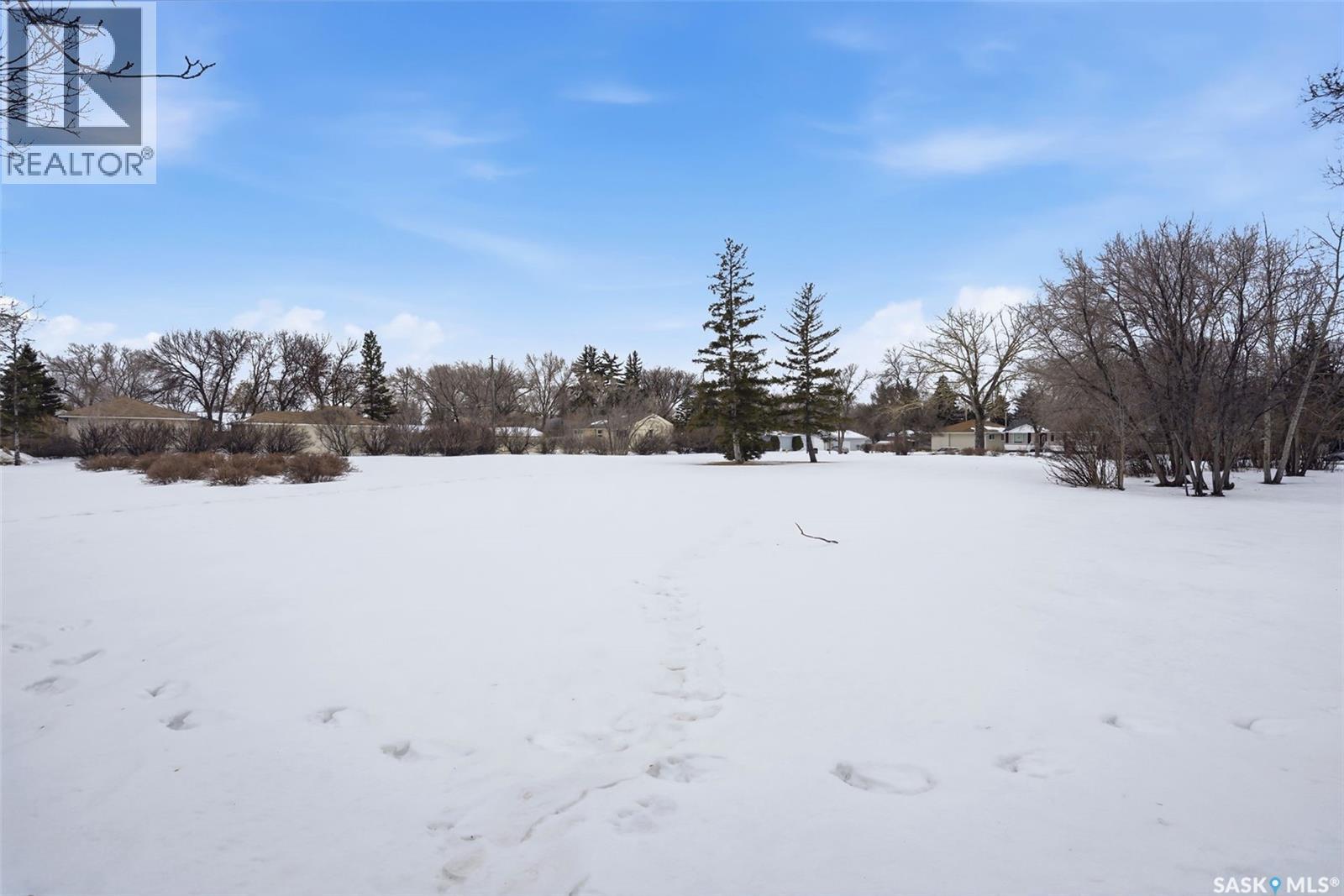 Single Family House Bungalow for Sale in  st AVENUE Regina 