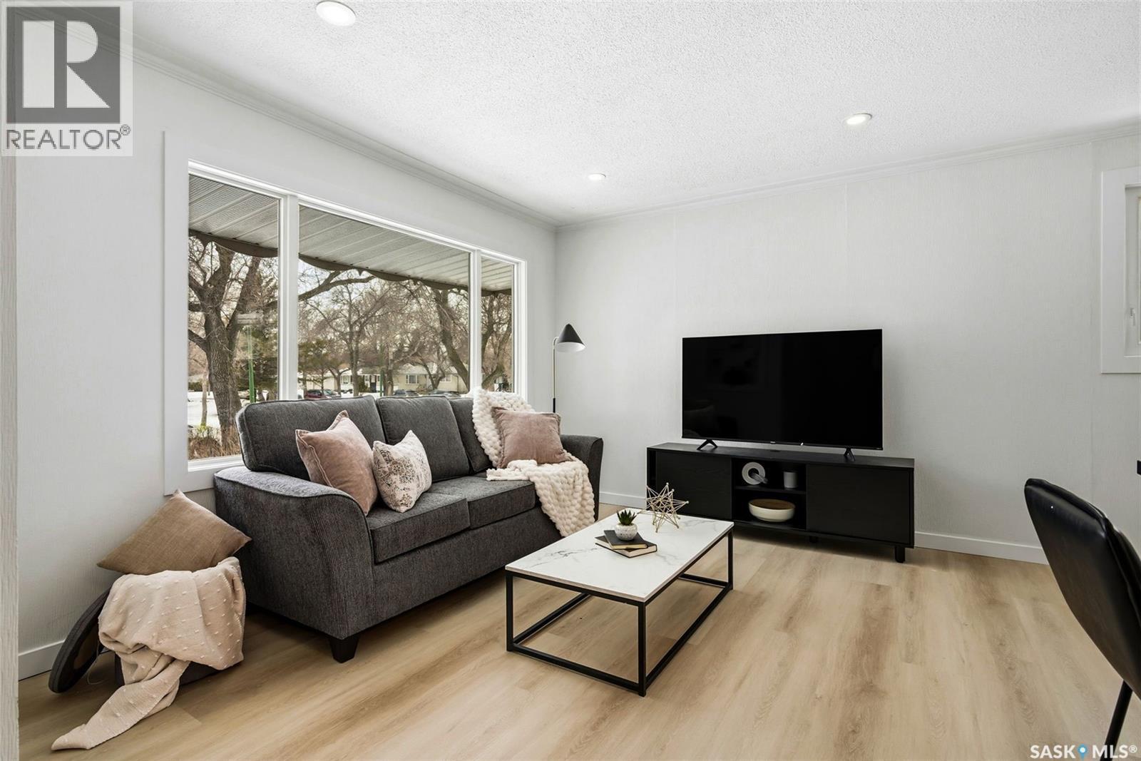 Single Family House Bungalow for Sale in  st AVENUE Regina 