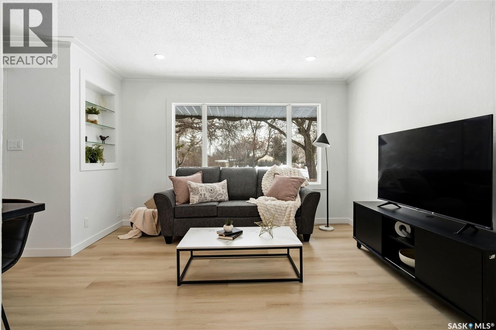 Single Family House Bungalow for Sale in  st AVENUE Regina 