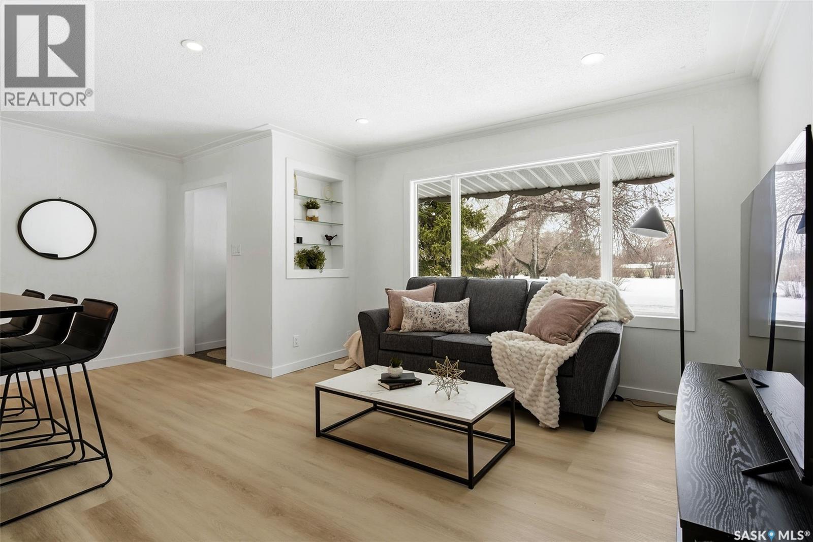 Single Family House Bungalow for Sale in  st AVENUE Regina 