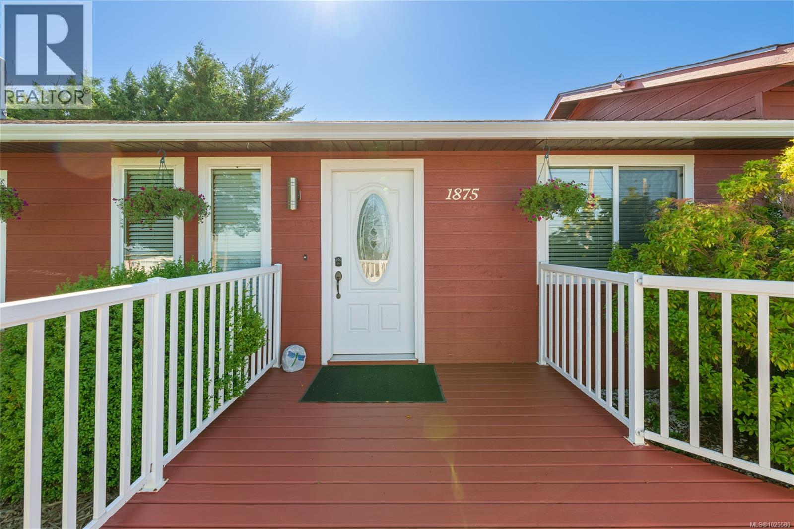 1875 Broughton Blvd - Photo 2 of 24, Port McNeill, British Columbia