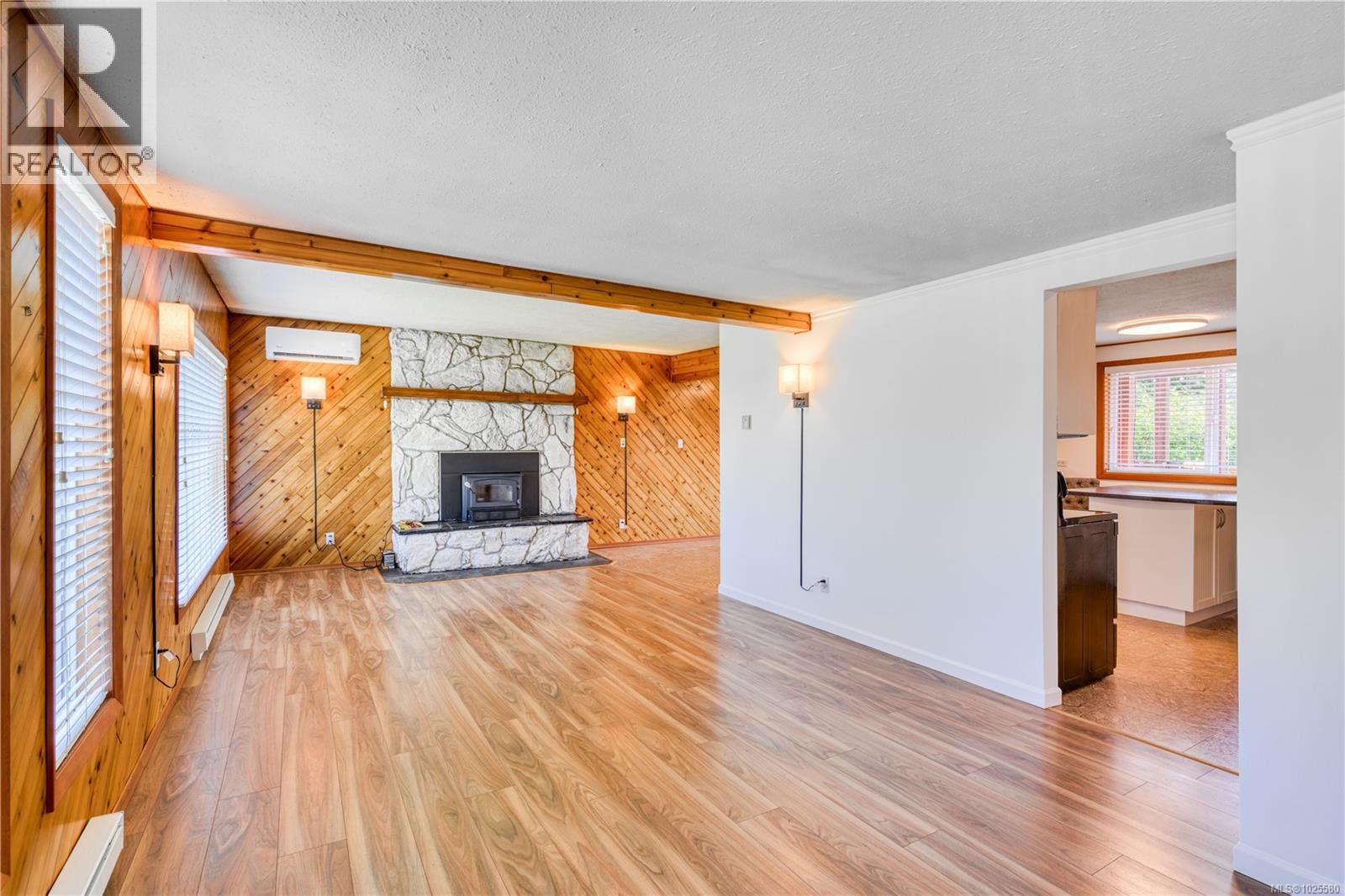 1875 Broughton Blvd - Photo 4 of 24, Port McNeill, British Columbia