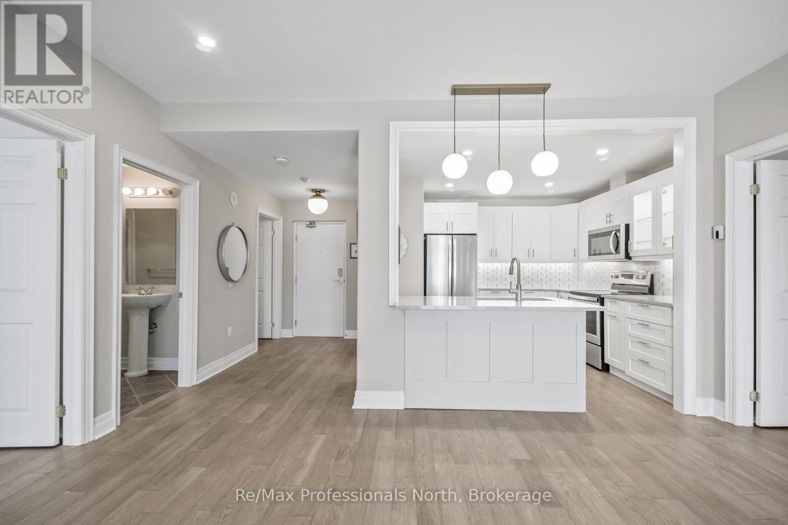 403 - 110 STEAMSHIP BAY ROAD - Photo 4 of 39, Gravenhurst (Muskoka (S)), Ontario