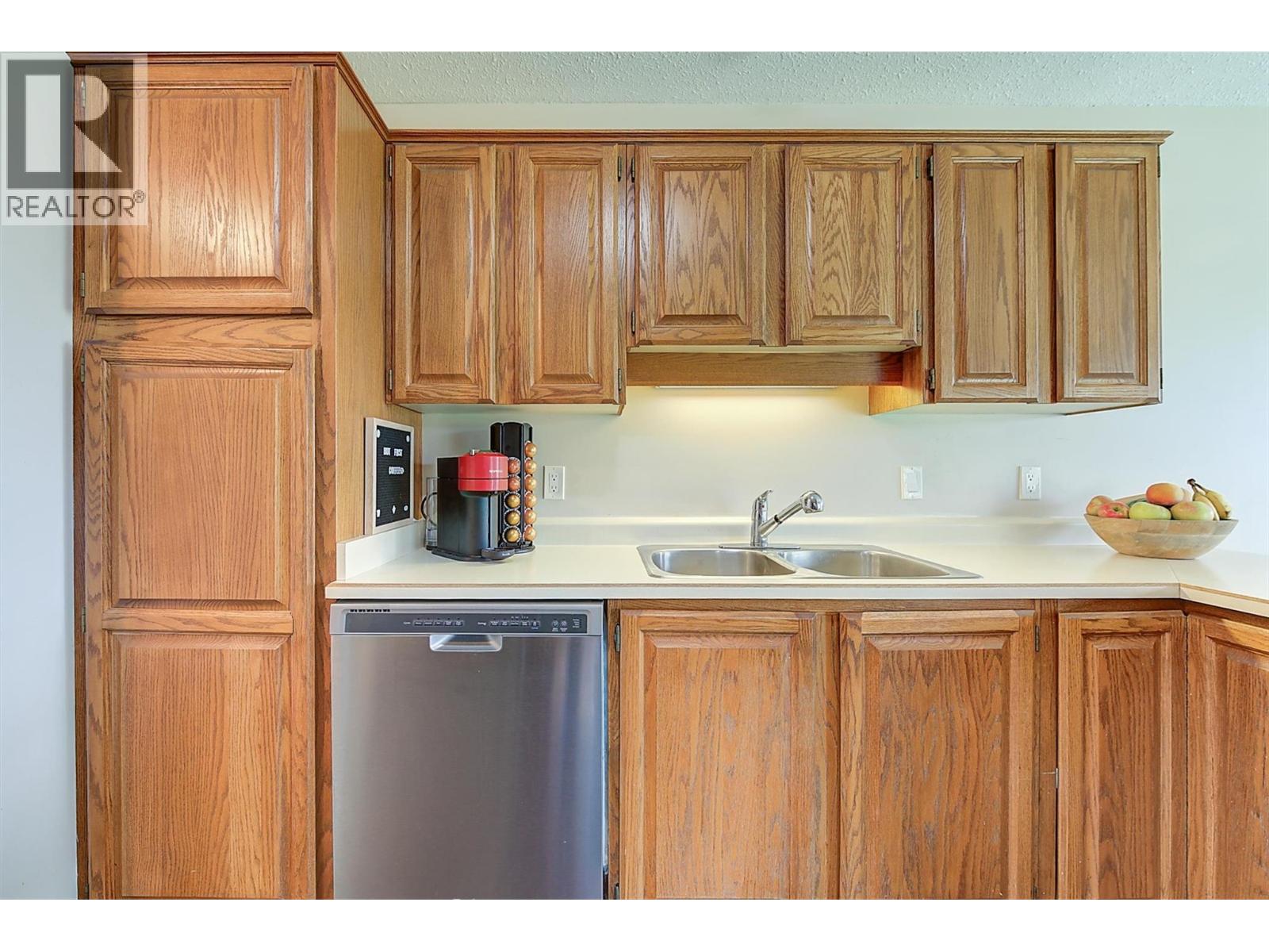  2226 Golf Course Drive, West Kelowna