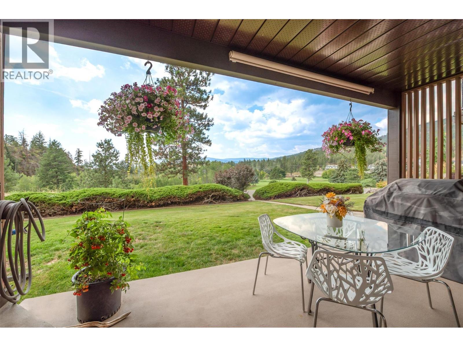  2226 Golf Course Drive, West Kelowna