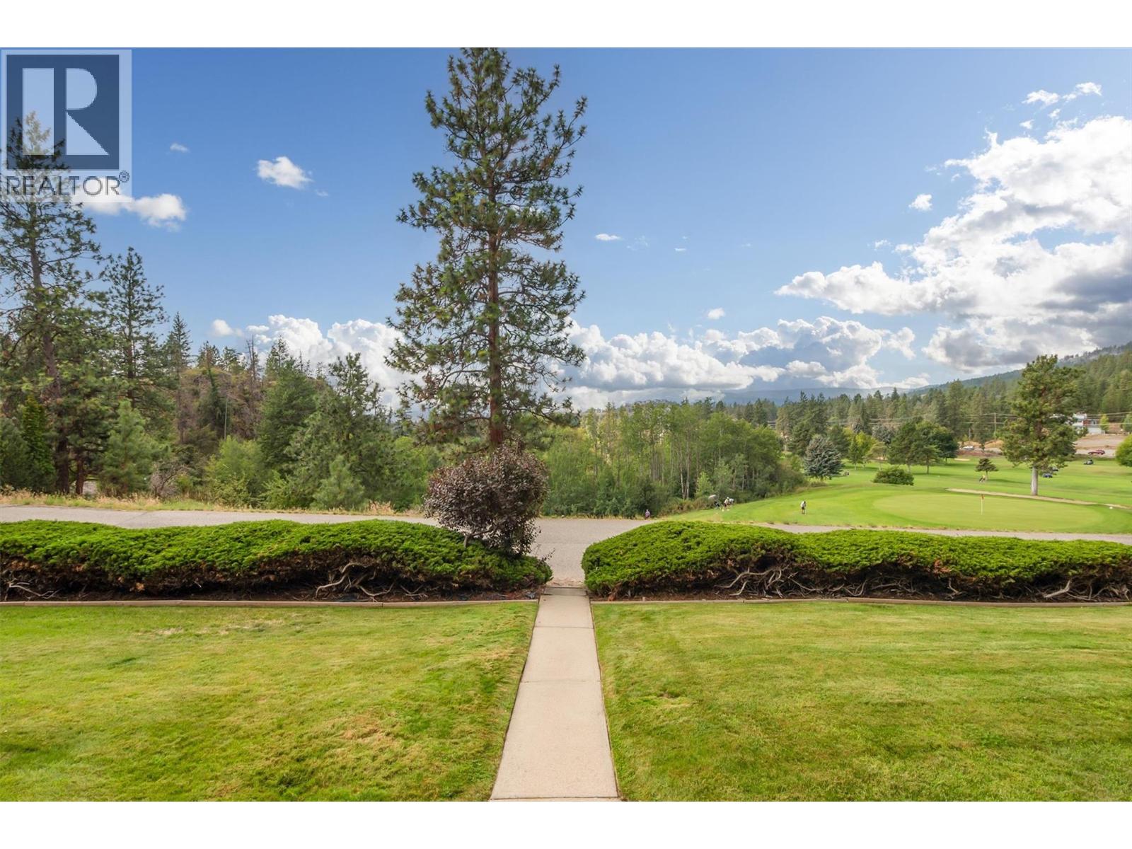  2226 Golf Course Drive, West Kelowna