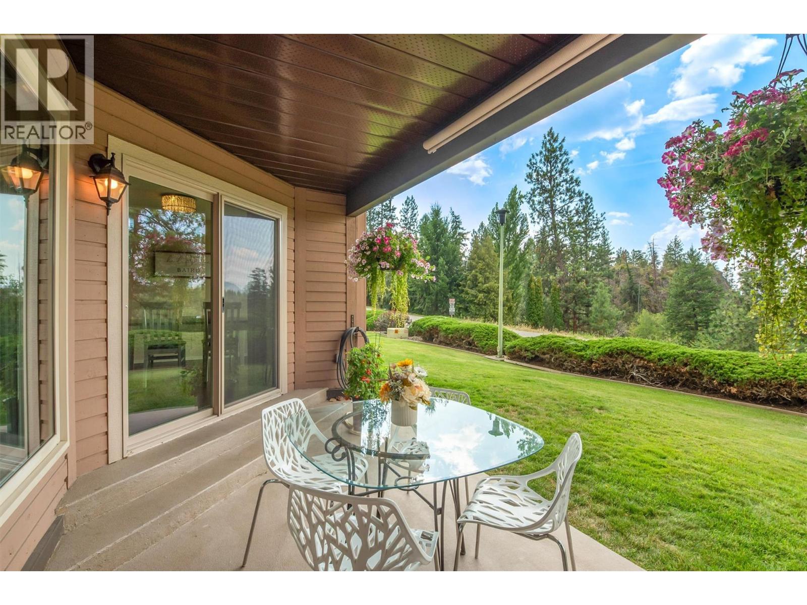  2226 Golf Course Drive, West Kelowna