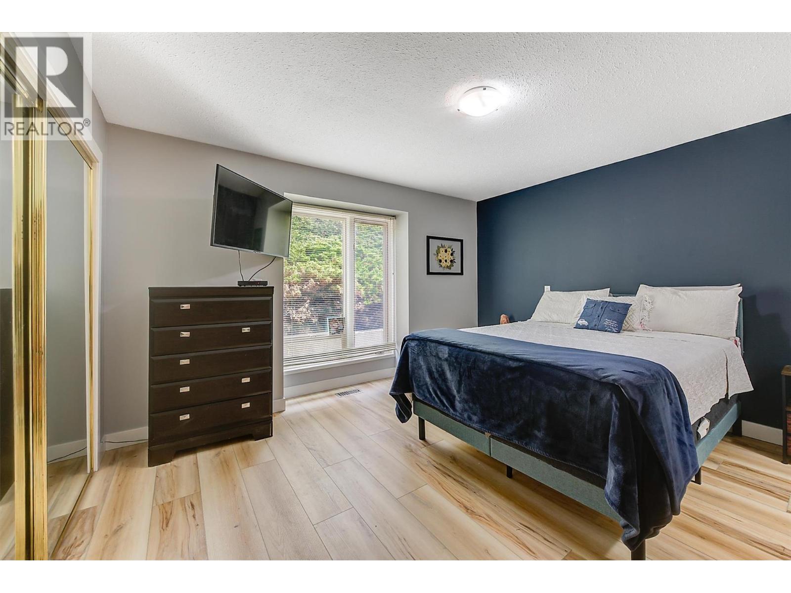  2226 Golf Course Drive, West Kelowna