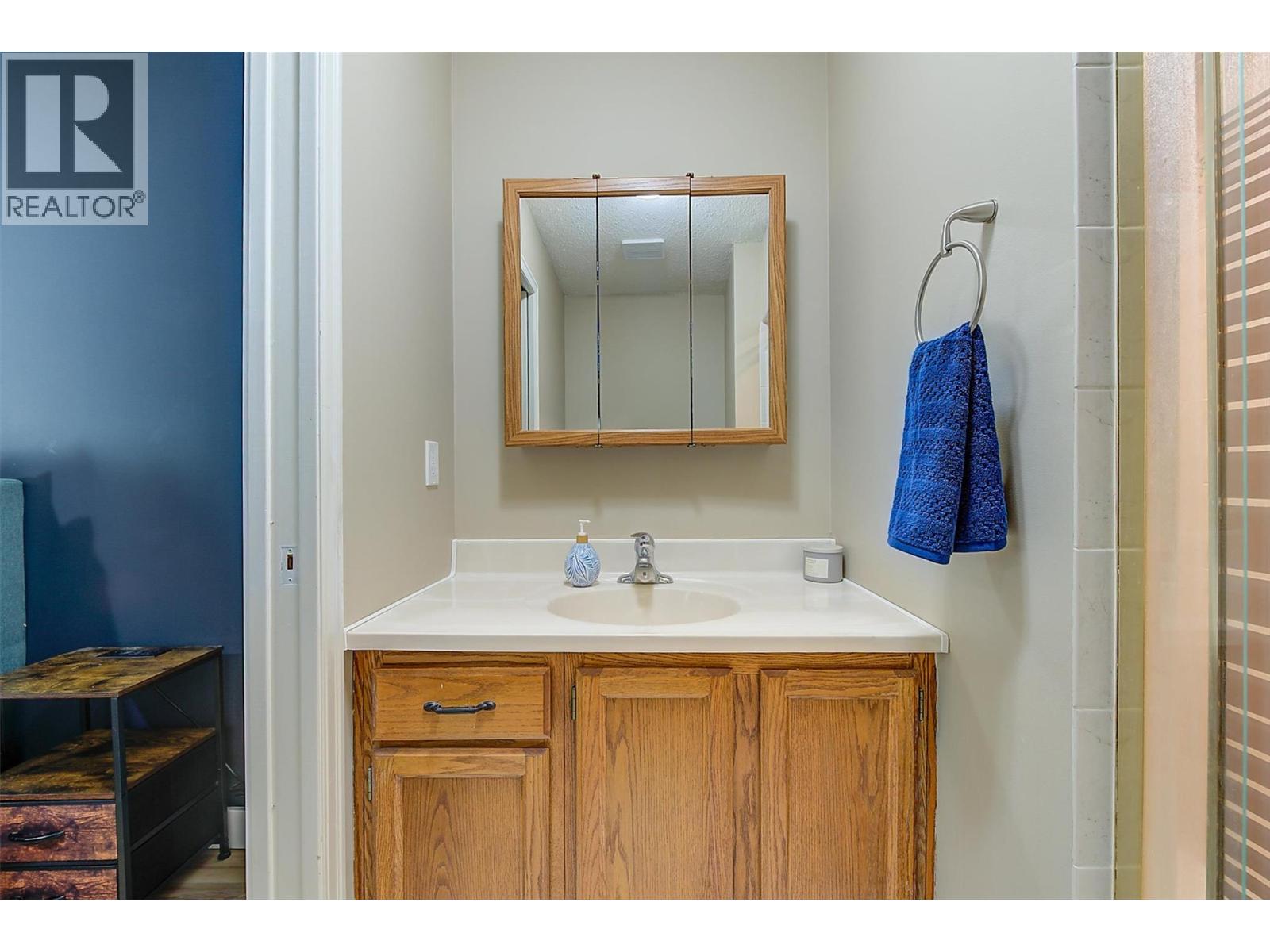  2226 Golf Course Drive, West Kelowna