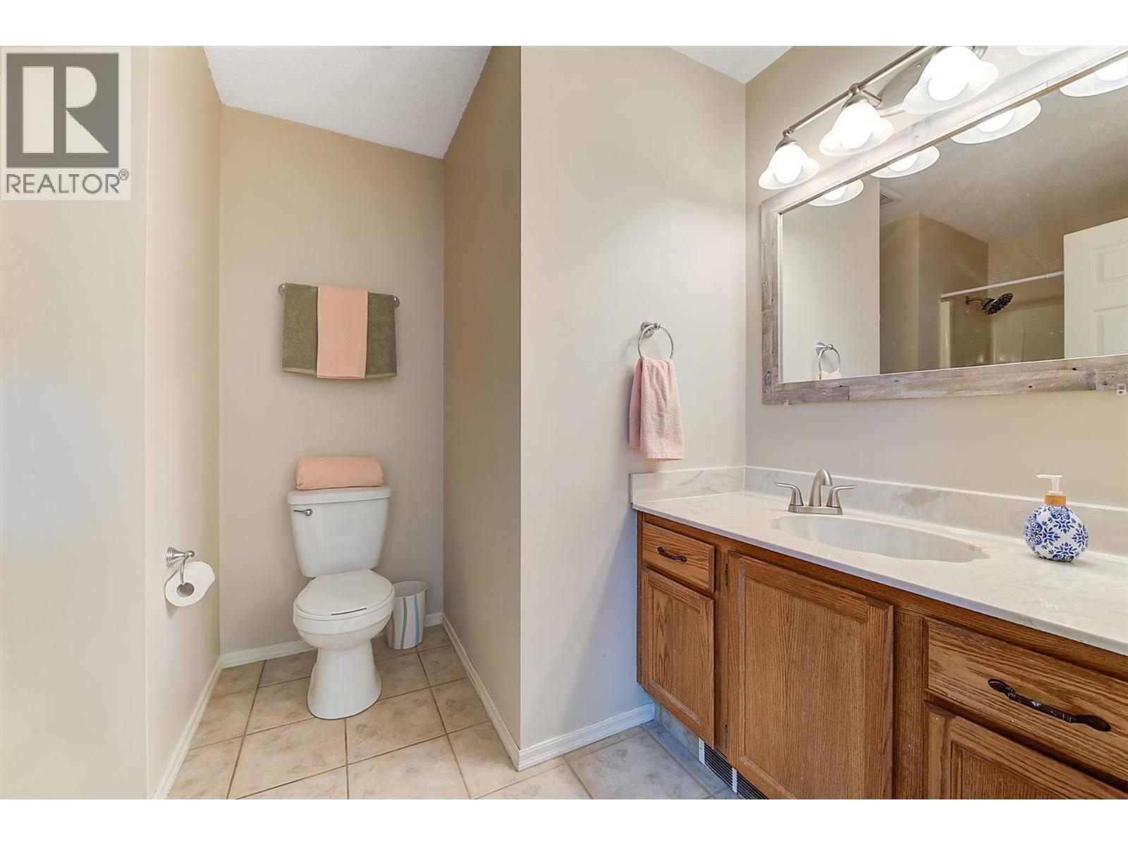  2226 Golf Course Drive, West Kelowna