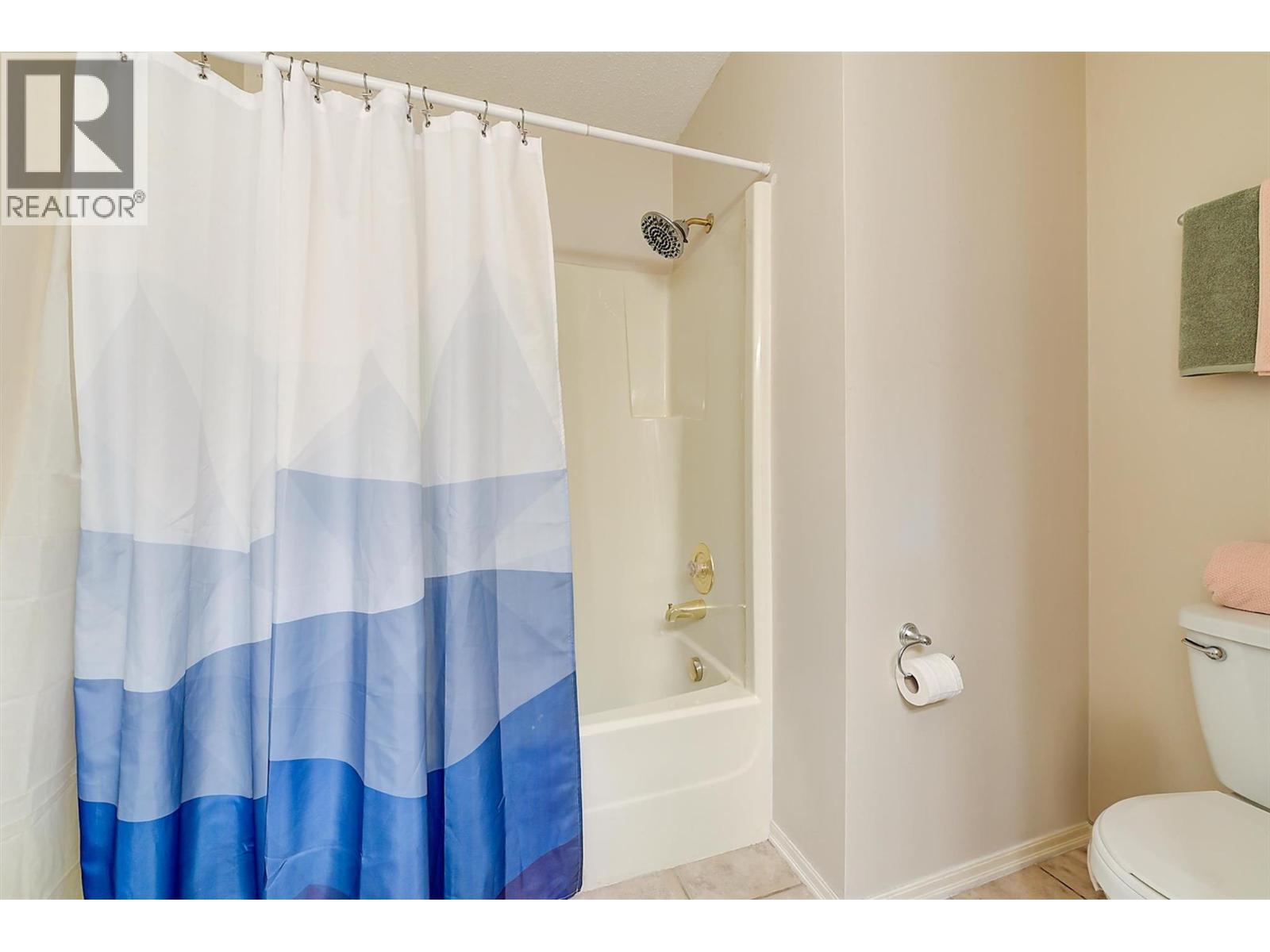  2226 Golf Course Drive, West Kelowna