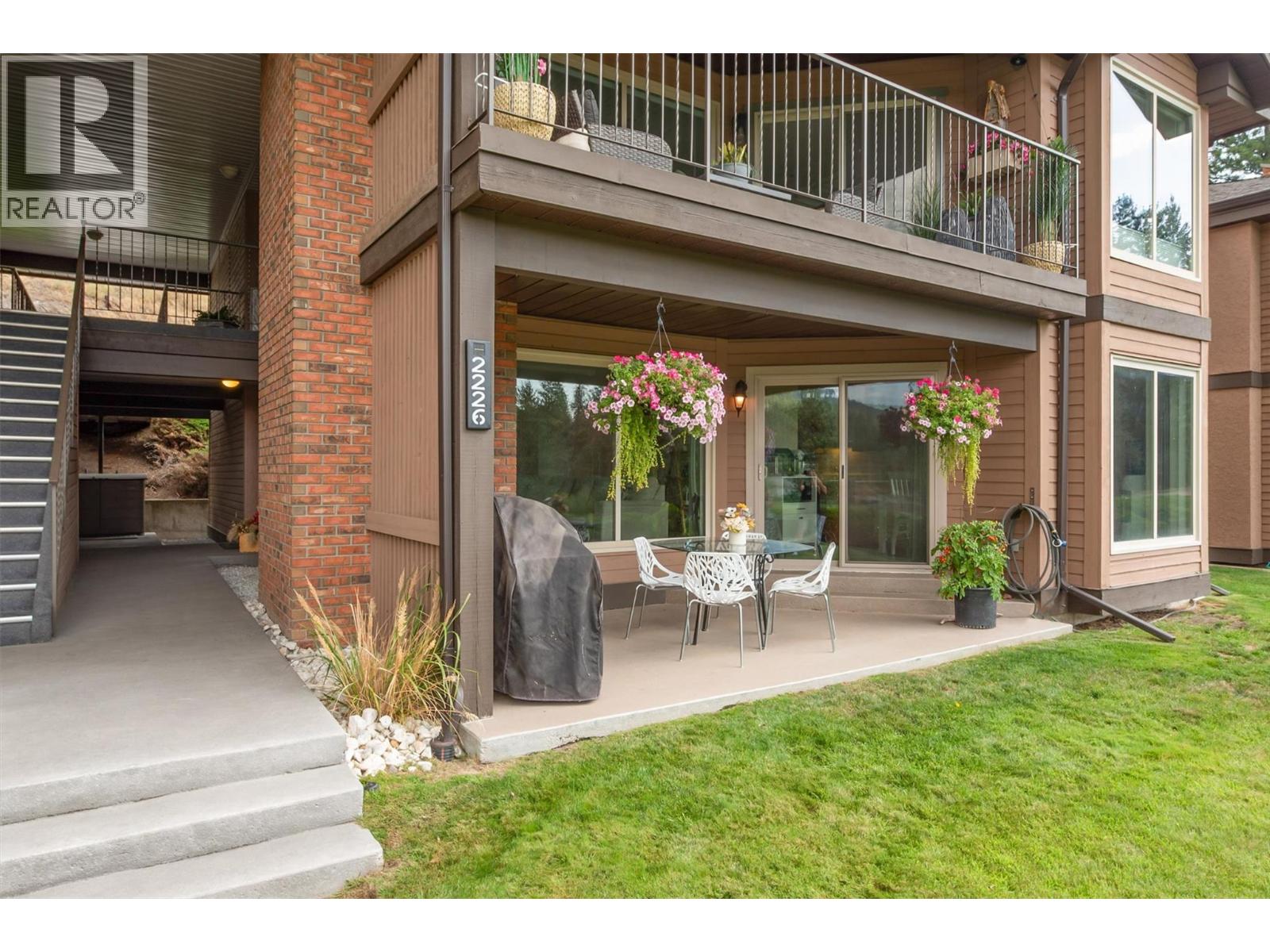  2226 Golf Course Drive, West Kelowna