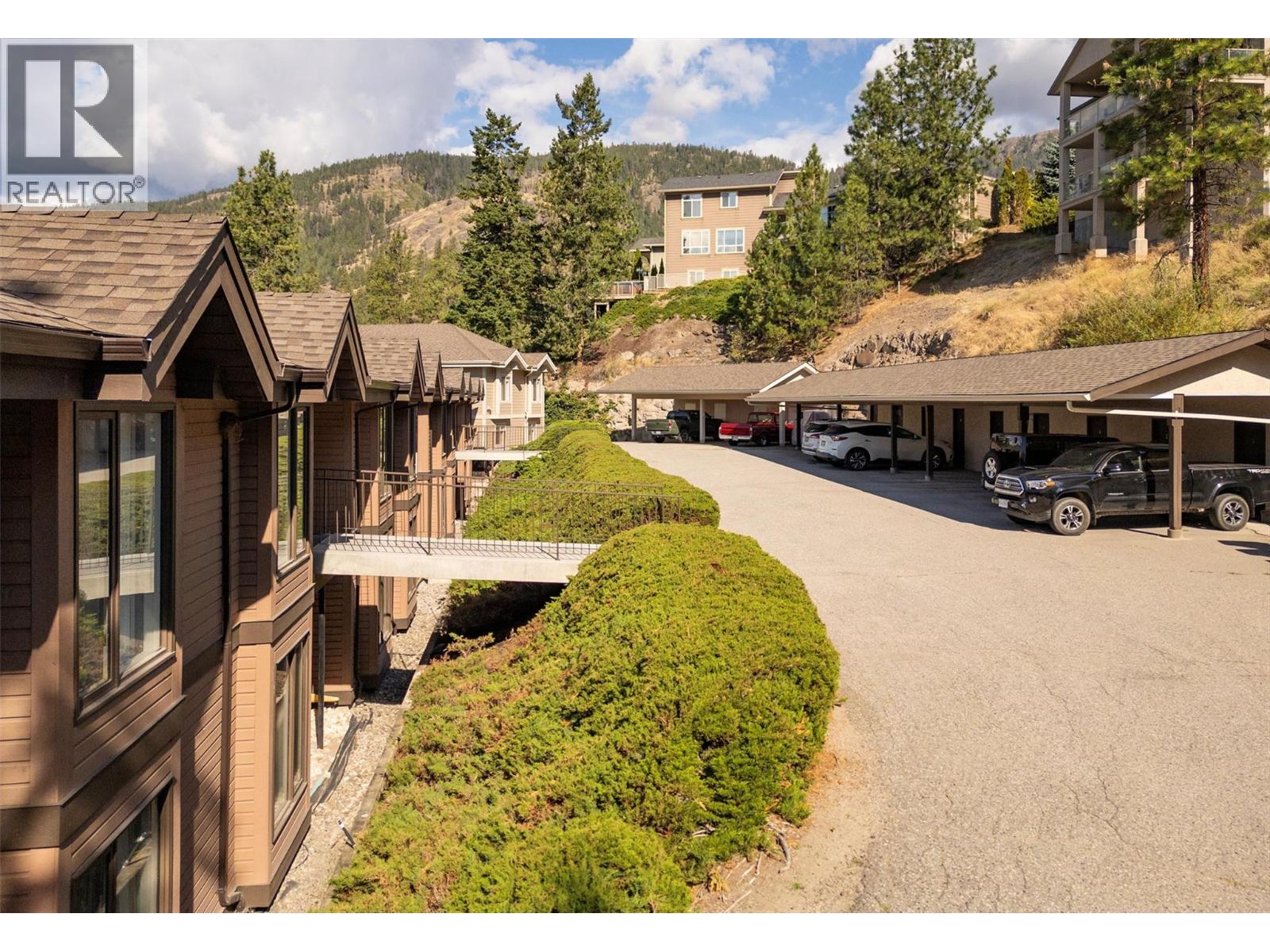  2226 Golf Course Drive, West Kelowna