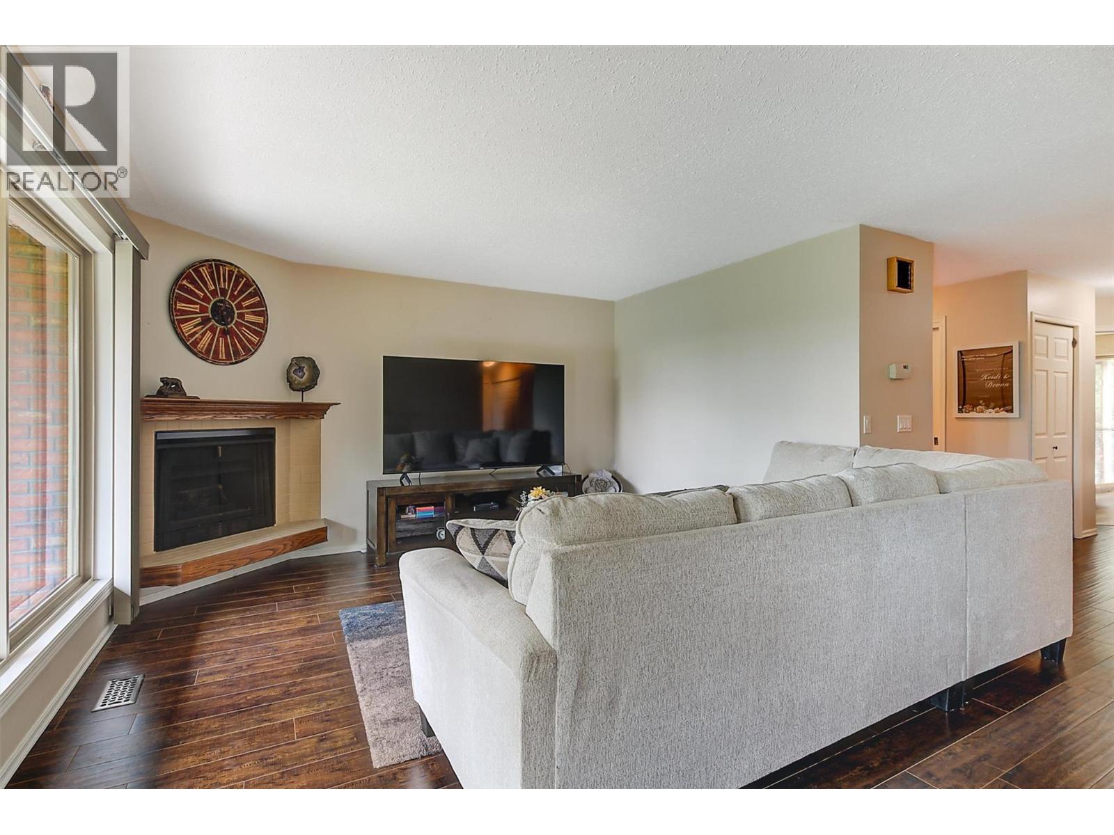  2226 Golf Course Drive, West Kelowna