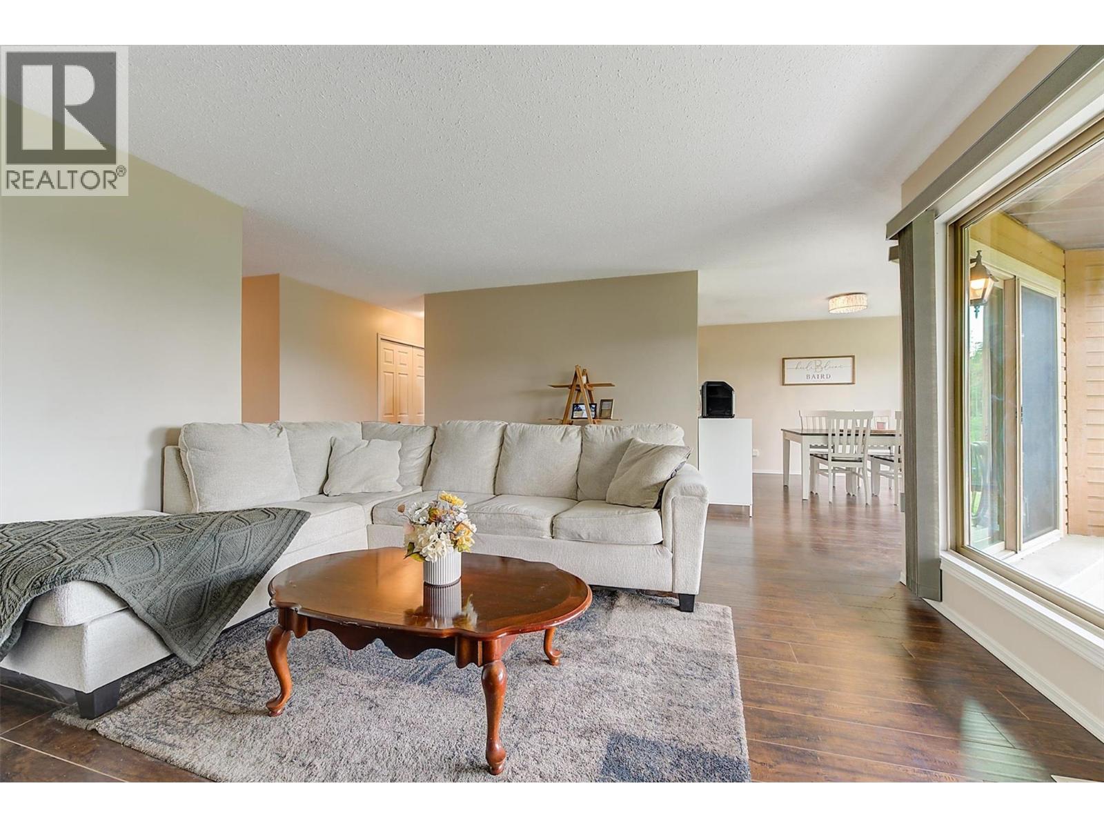  2226 Golf Course Drive, West Kelowna