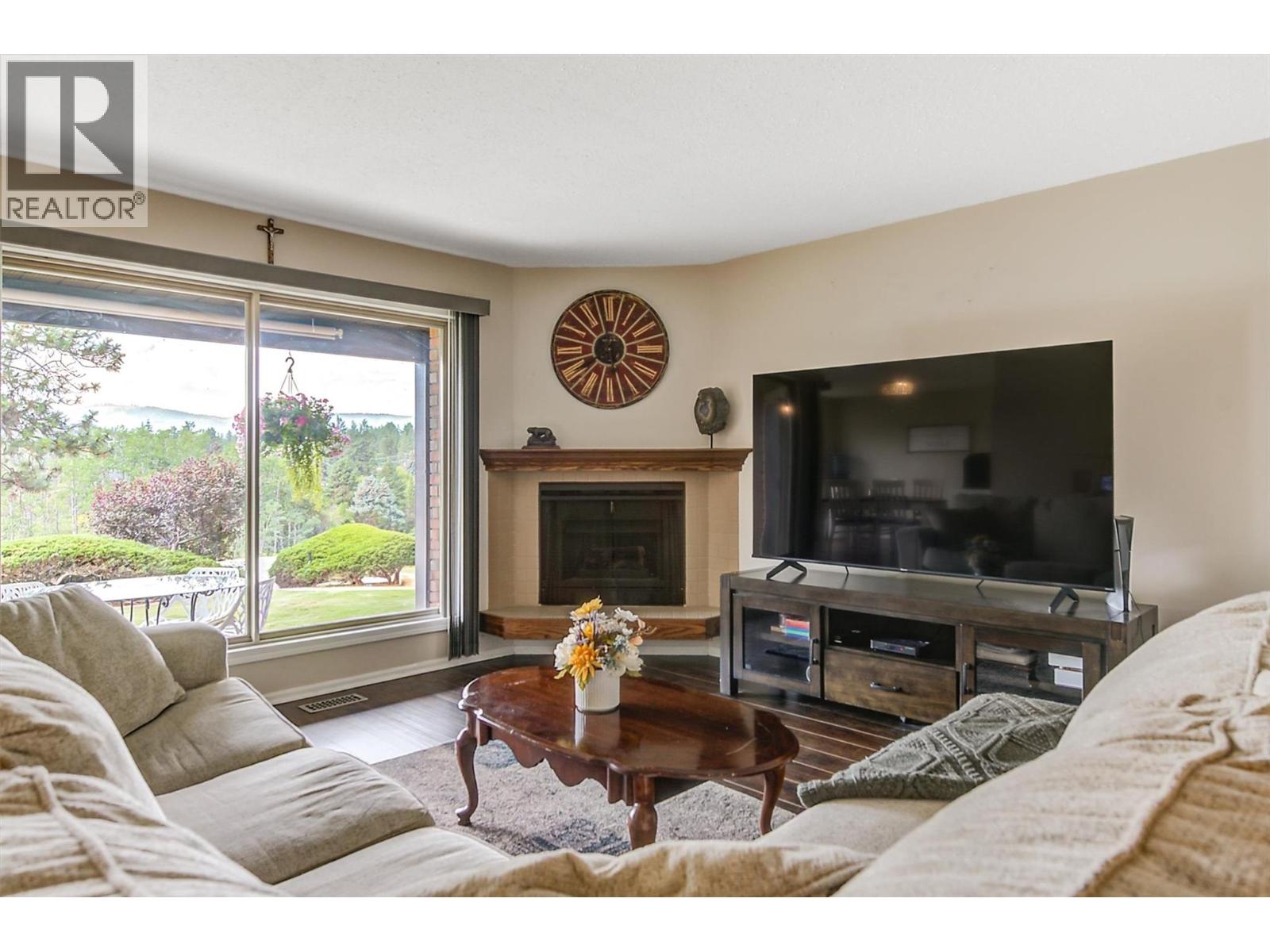  2226 Golf Course Drive, West Kelowna