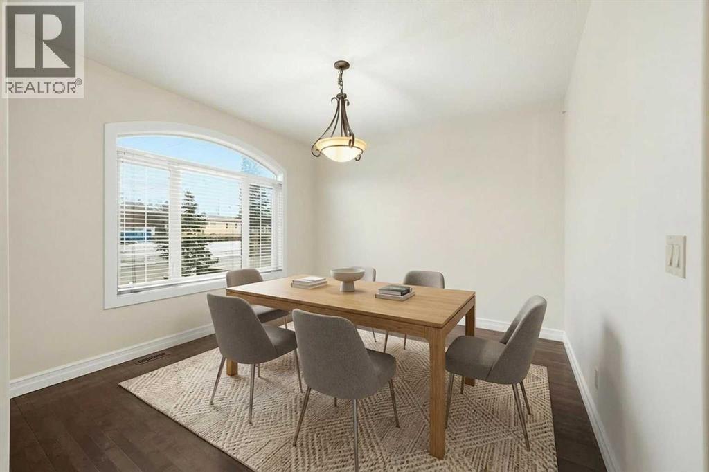 Single Family House for Sale in   Avenue NE Tuxedo Park Calgary 