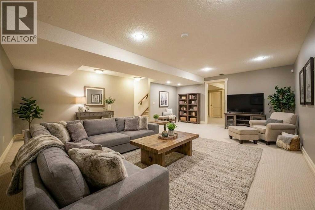 Single Family House for Sale in   Avenue NE Tuxedo Park Calgary 