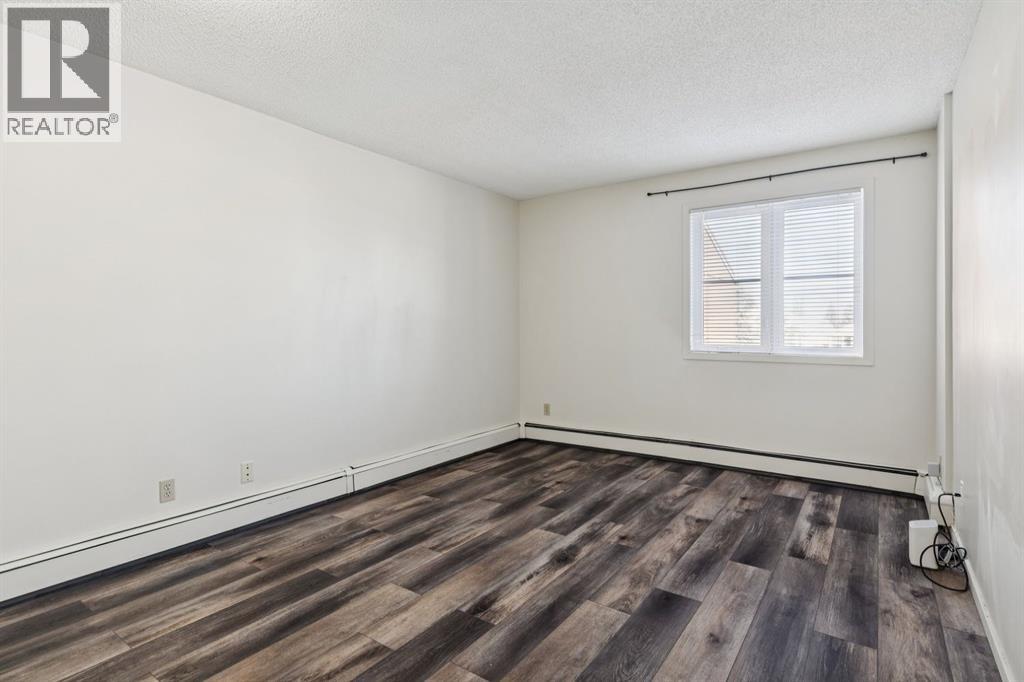 Single Family House for Sale in   Edenwold Heights NW Edgemont Calgary 