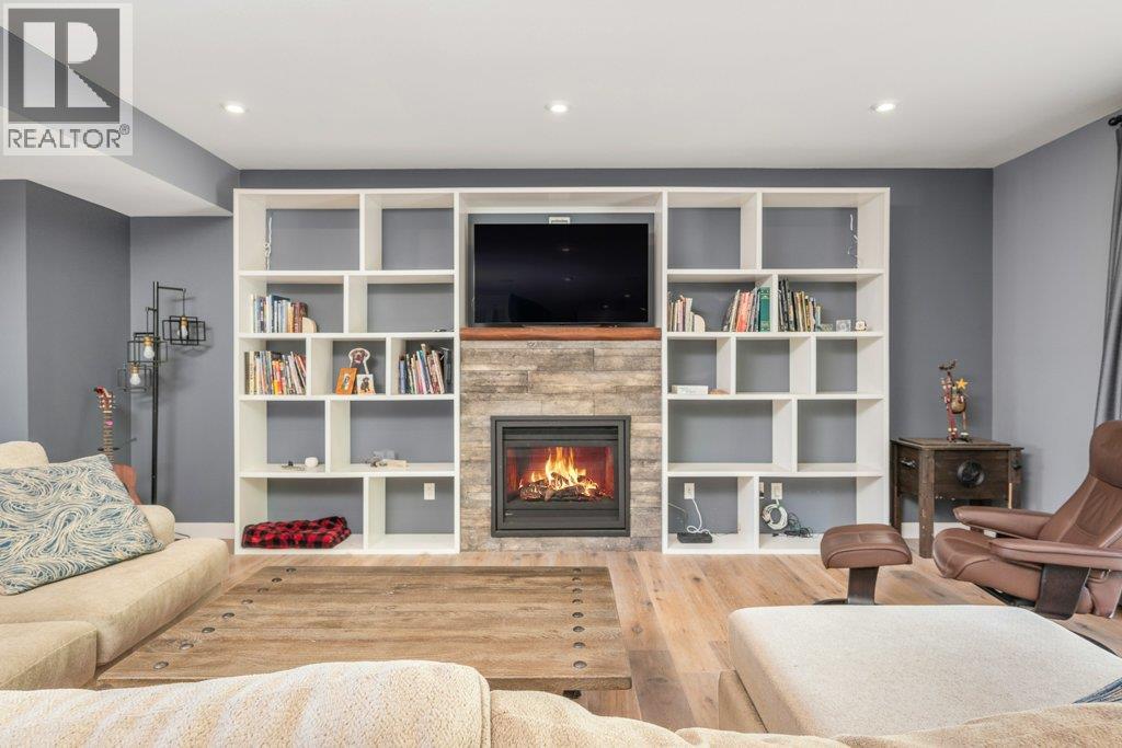  313 Baldy Place, Vernon