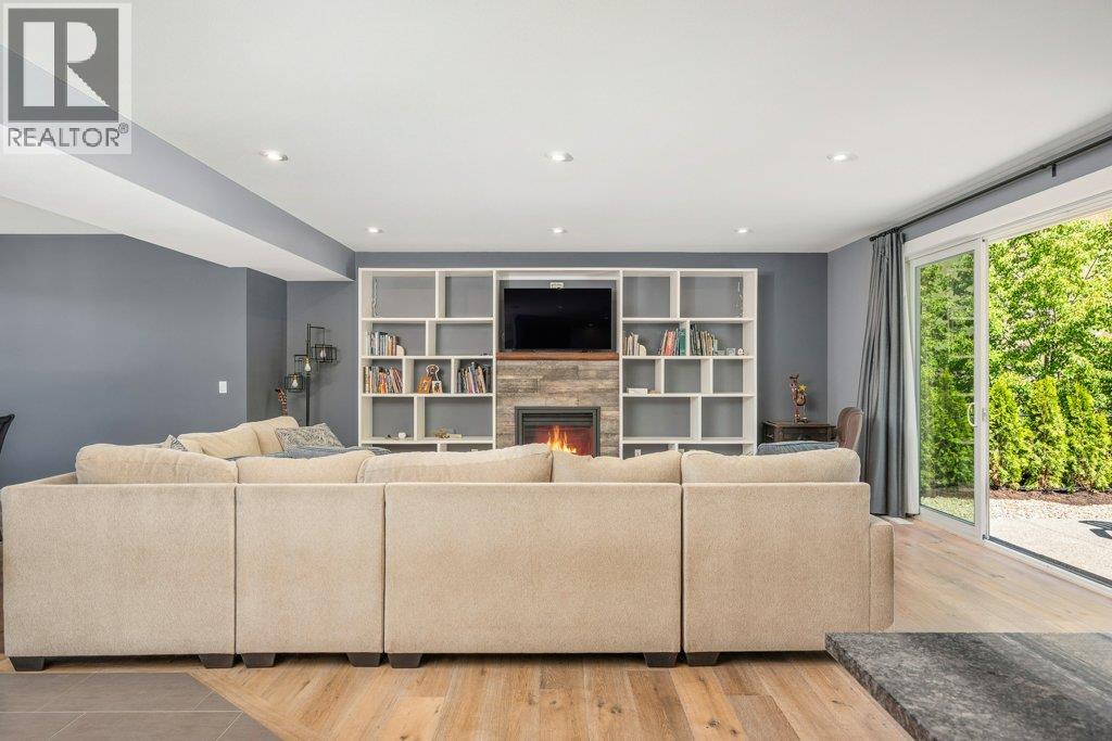  313 Baldy Place, Vernon