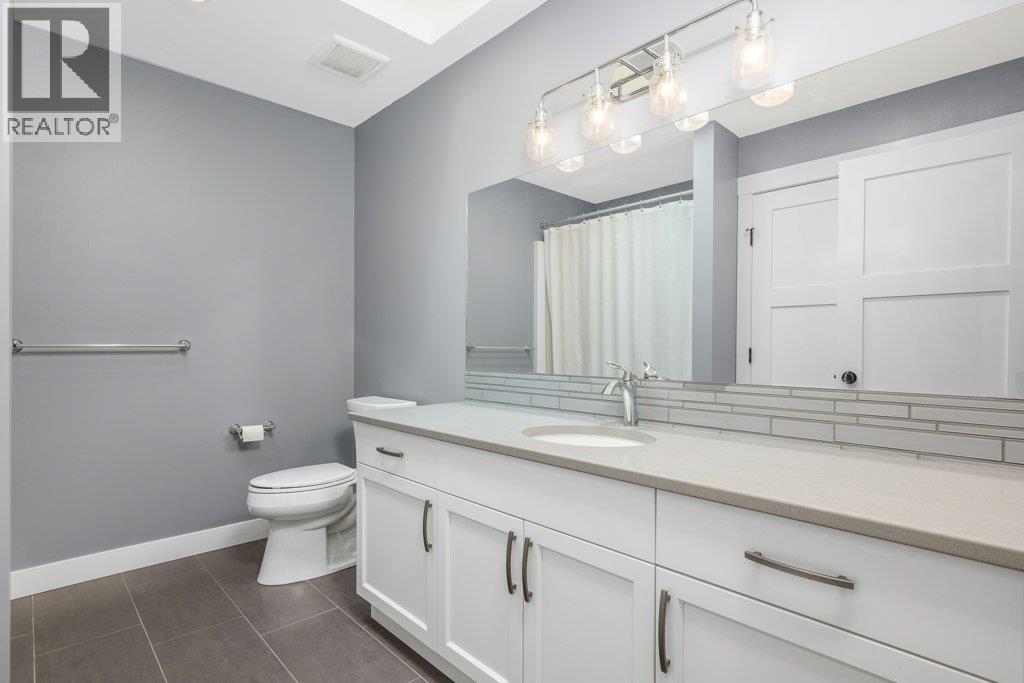  313 Baldy Place, Vernon