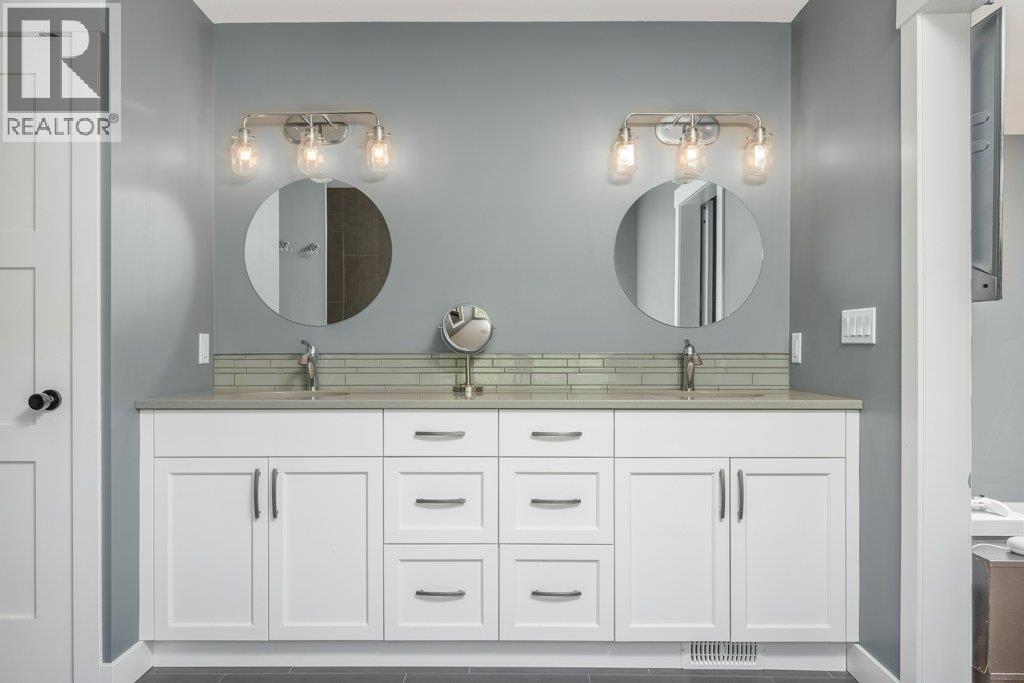  313 Baldy Place, Vernon