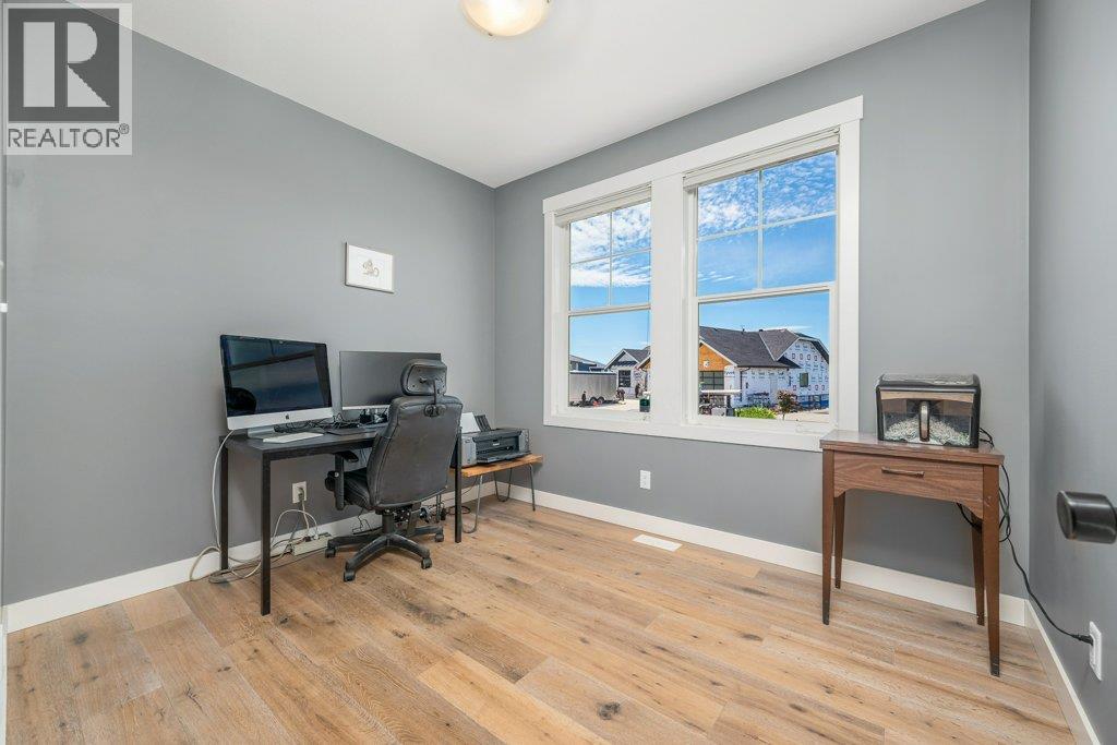  313 Baldy Place, Vernon